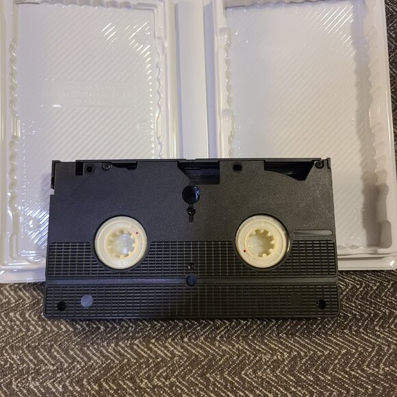 The Wizard of Oz (VHS, 1999, Clam Shell Packaging) - Picture 8 of 8